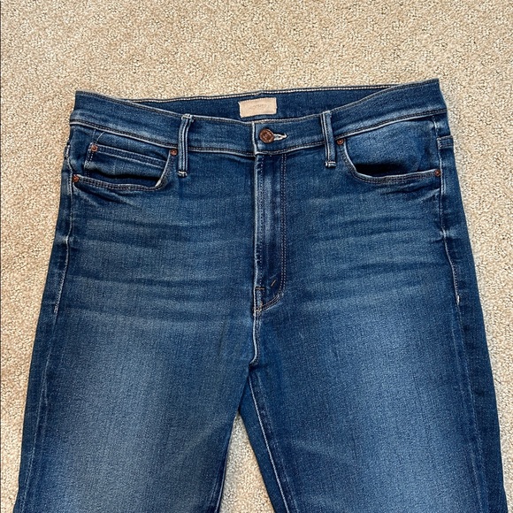 MOTHER The Runaway High-Waisted Flared Jeans in Sweet And Sassy 32 - Picture 6 of 16